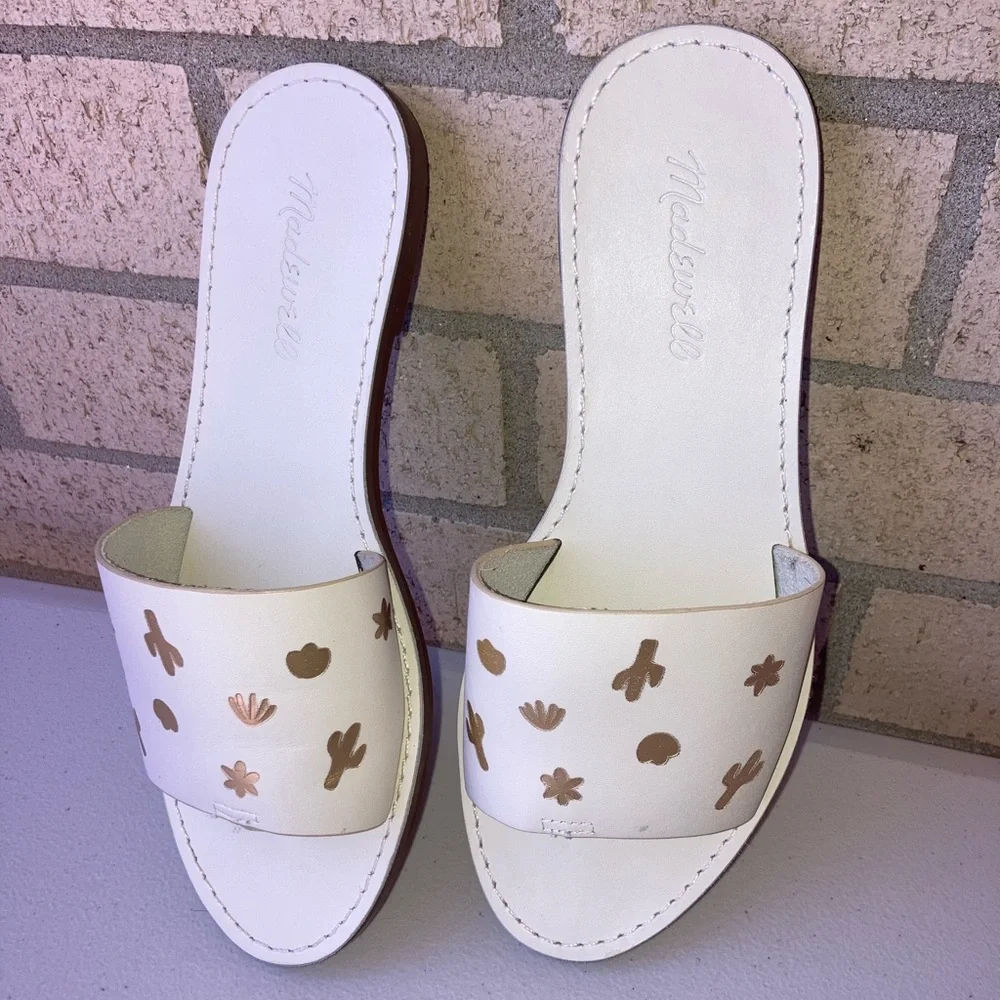 Madewell The Boardwalk Post Slide Sandal: Cactus Embossed Edition Gold Details